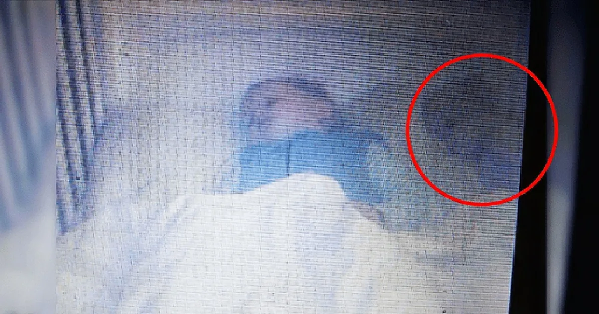 Mom Shrieks at the Baby Monitor Screen When She Notices Something Terrifying in the Crib