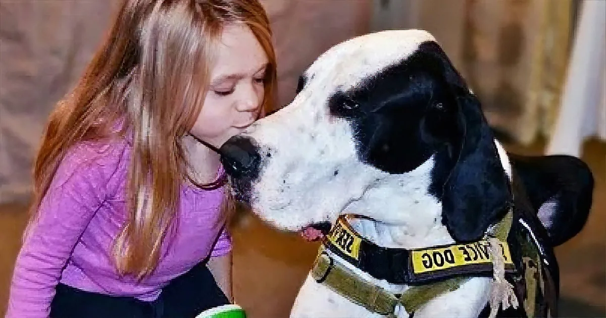 The Incredible and Heartwarming Story of How a Service Dog Helped This Little Girl