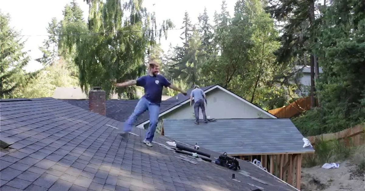 Here''s What Happens When the Rhythm Takes Over the Roofer