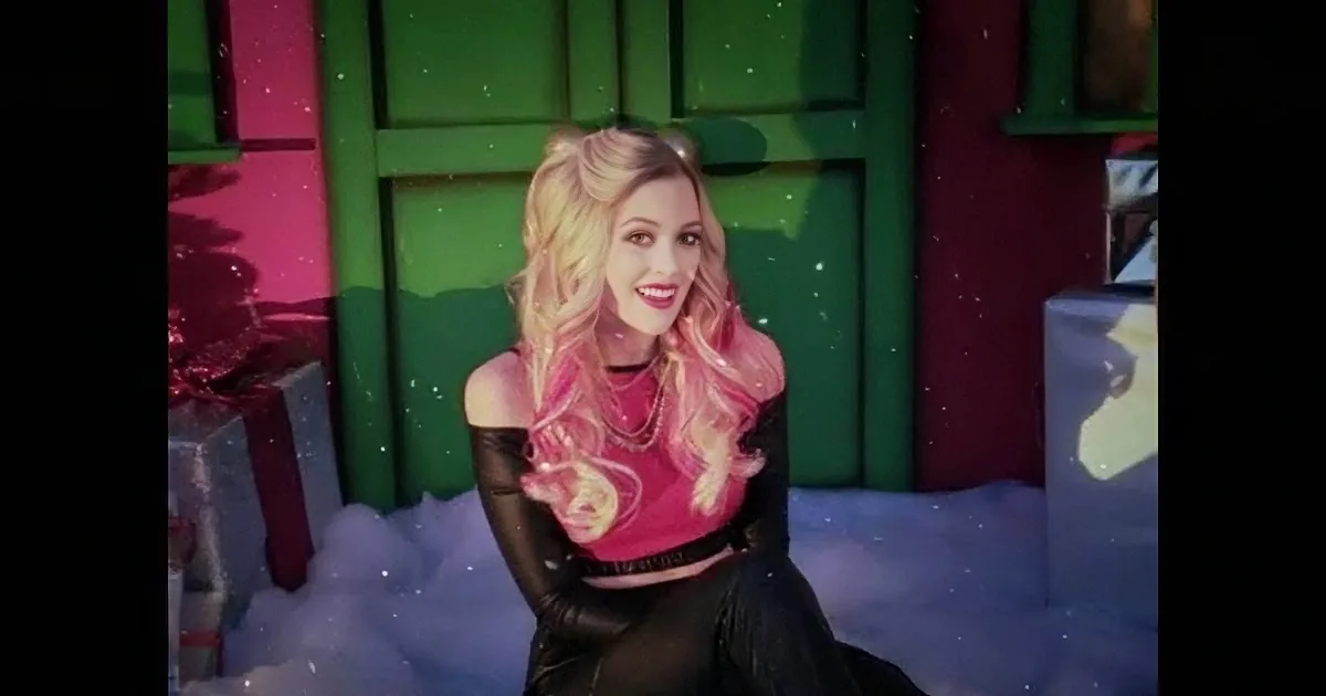 Great Cover of Santa Baby, by Hailey Reese