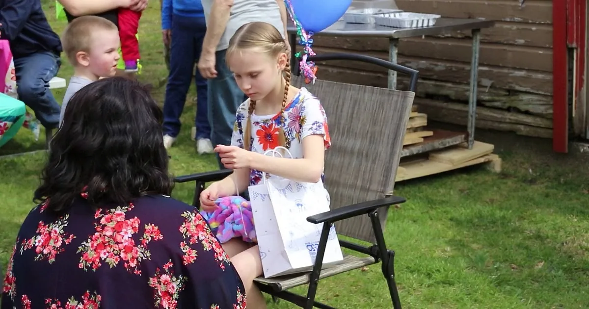 Girl Gets a Gift From Stepmother and Gives Her an Amazing Thank You