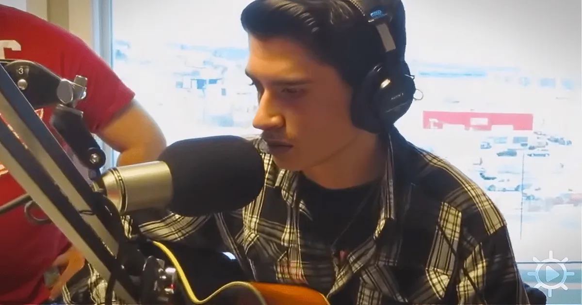 They Hear Elvis Presley''s Voice and When They Look, They See a 16-Year-Old Boy