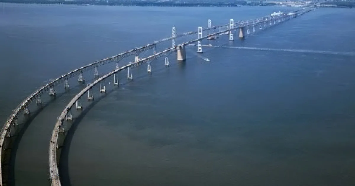 This Bridge Is so Terrifying, It Gives People Panic Attacks!