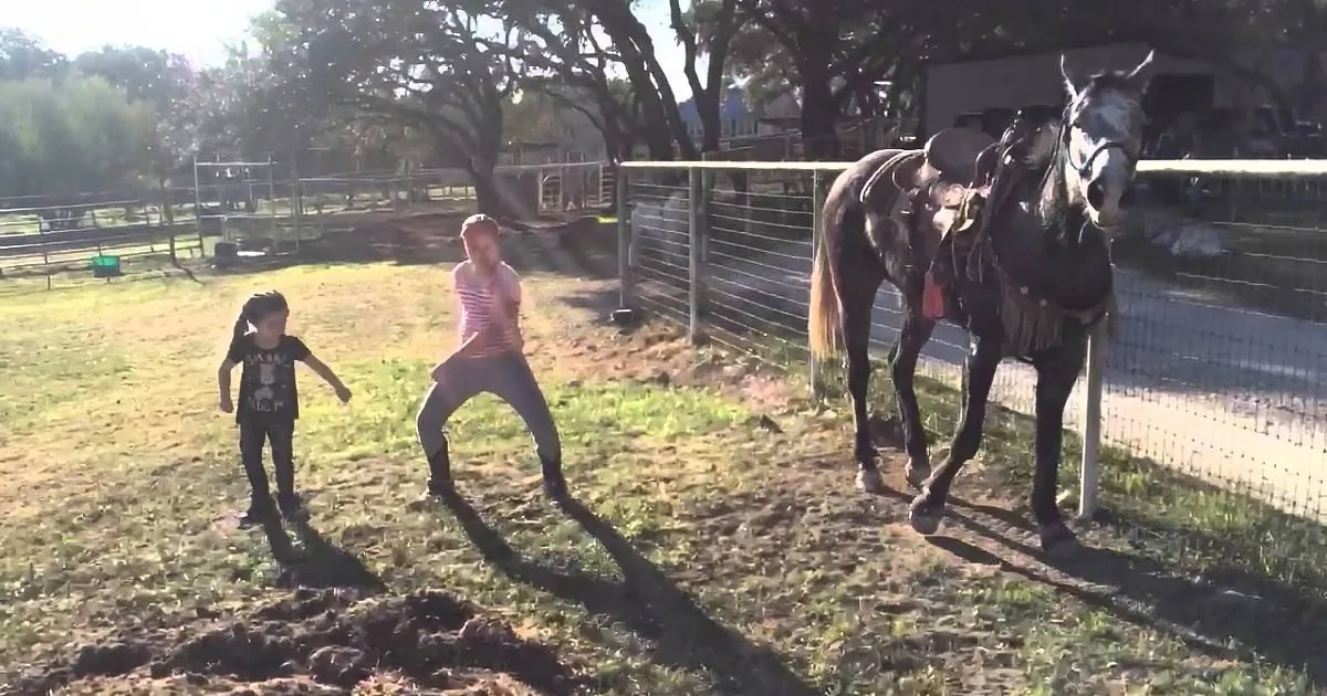 Mom Films a Group of Little Girls Dancing Outside -- but the Twinkle-Toed Horse Is Getting All the Love