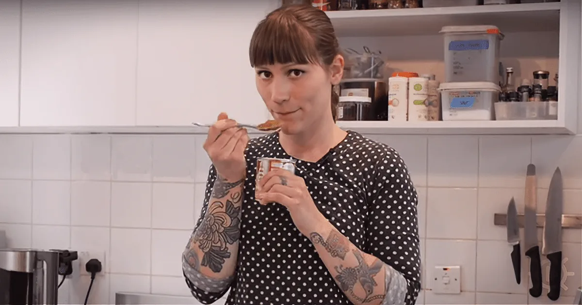 She Put 1 Can of Condensed Milk in Boiling Water and Couldn't Believe What Happened Next.