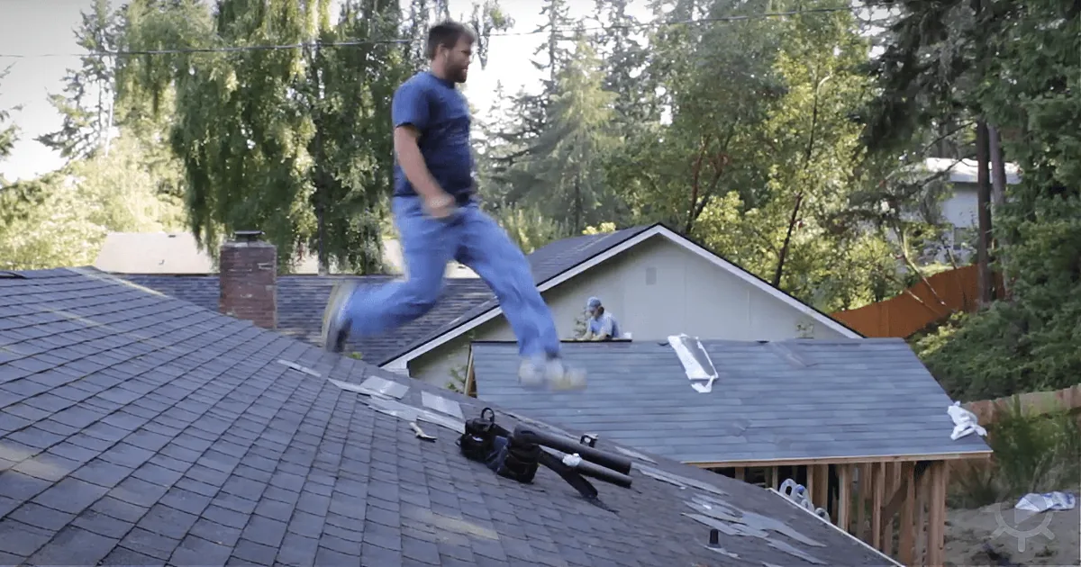 Hilarious Roofer Downs Tools and Loses Control to the Music