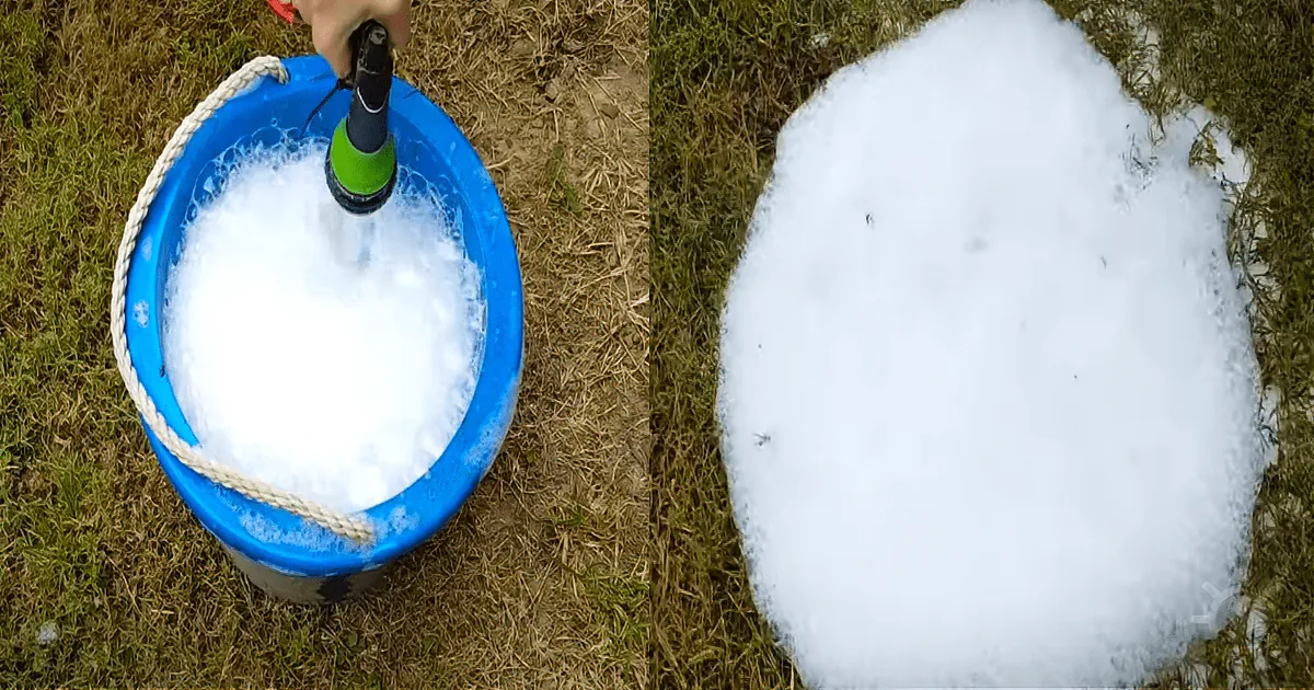 Mom Tips Soapy Solution on Grass, Soon Everyone''s Amazed at What Surfaces