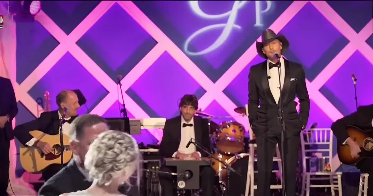 Dad Tells His Daughter to Turn Around During Their Wedding Dance and Is Left Stunned!