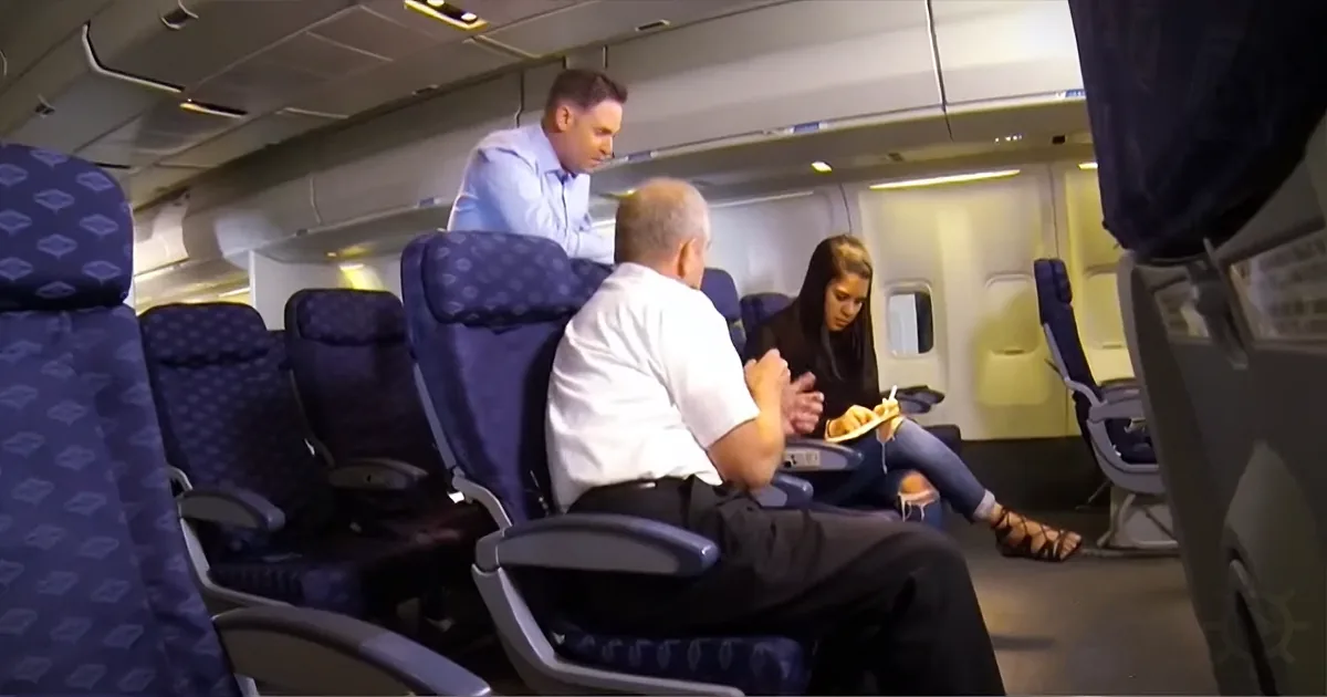 Terrified of Flying? Don''t Miss This Amazing Trick to Conquer Your Fear