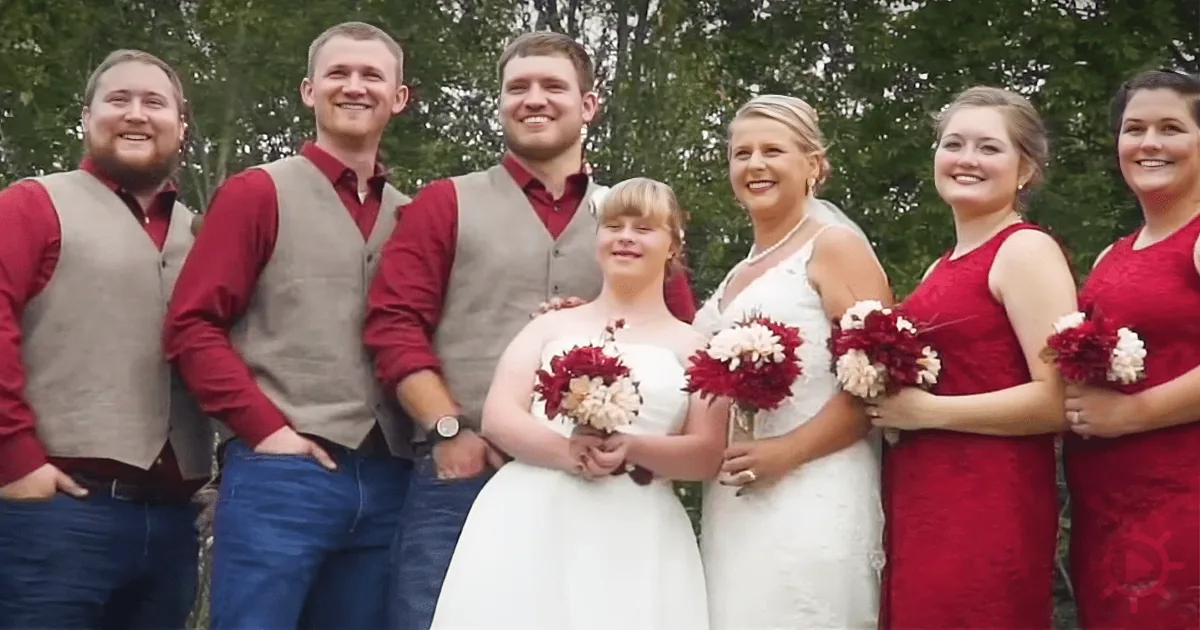 Minister Asks Bride to Move Aside, Groom Then Says His ''Vows'' to Younger Sister