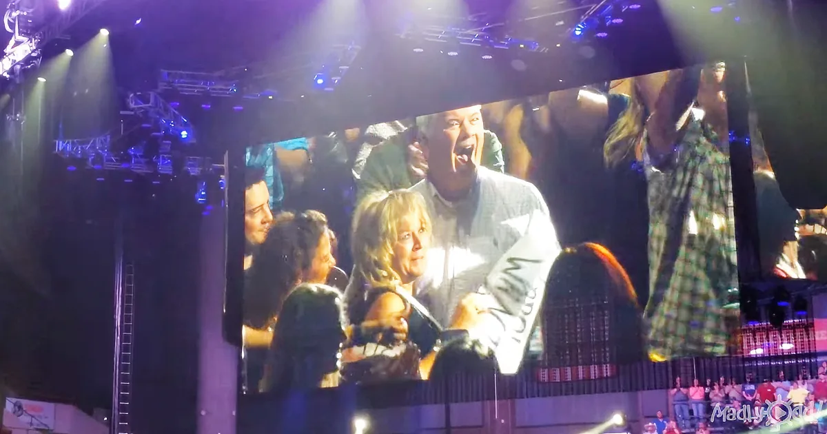 Garth Brooks Does Some Housekeeping, Giving a Fan the Surprise of Her Life