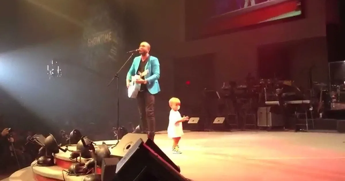 Adorable 17 Month-Old Boy Storms Onstage and Steals the Show From His Dad