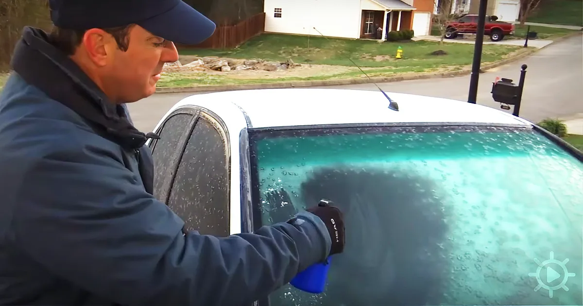 Here''s the Ingenious Way to Instantly Defrost Your Windshield This Winter Season