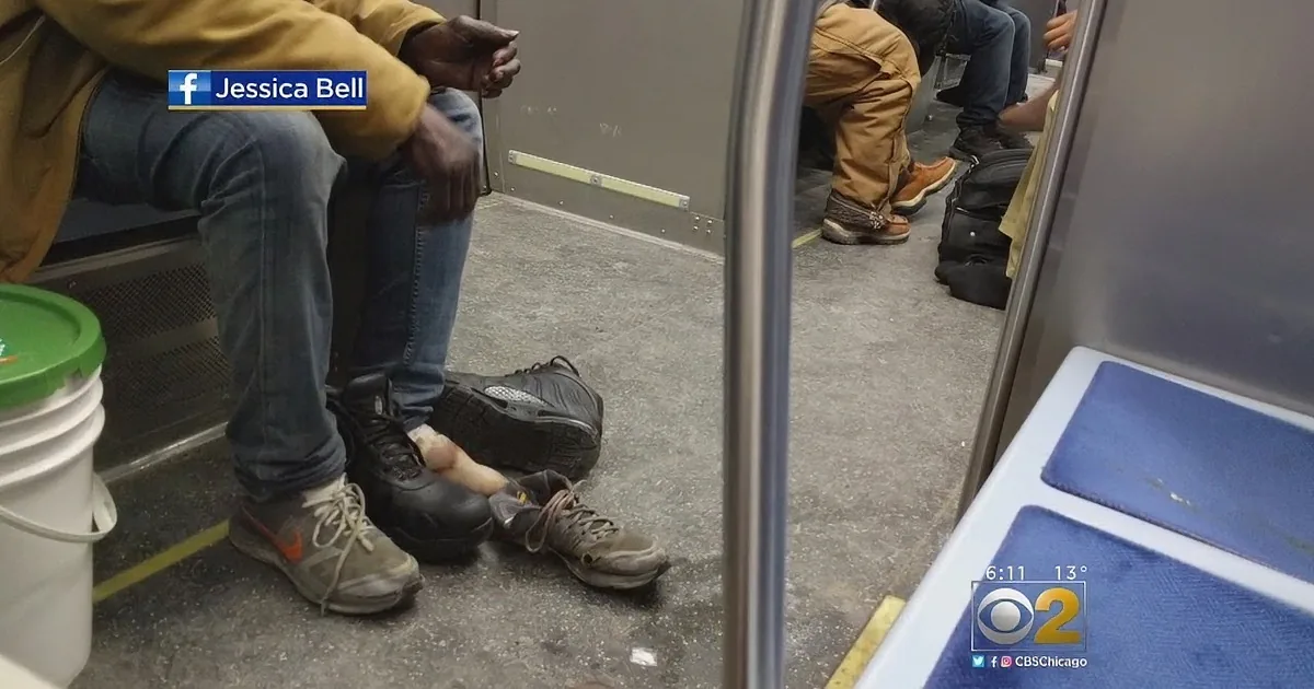 Kind Stranger Takes Boots off His Feet to Give to Man in Need, in a Heartwarming Moment