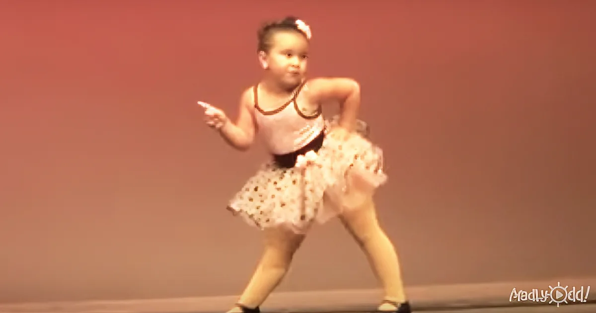 3 Girls'' Sassy Dance Routine Has Audience Cheering, With Applause and ''R-E-S-P-E-C-T''
