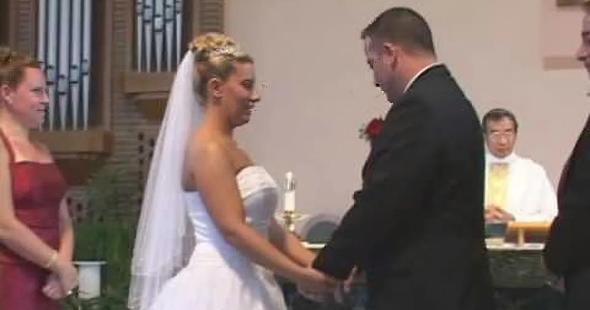Best-Man''s Wardrobe Malfunction Causes Infectious Laughter in Church That Lasts for Minutes