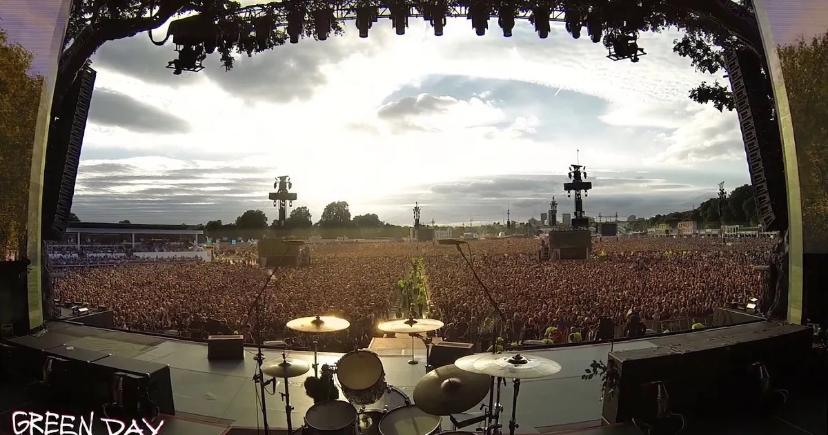 Rhapsody in the Park: 65,000 Concertgoers Sing Queen Classic in Unison