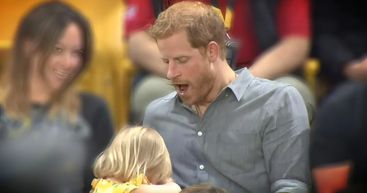 Sneaky 2-Yr-Old Steals Popcorn From Prince Harry, Gets Caught Red Handed!