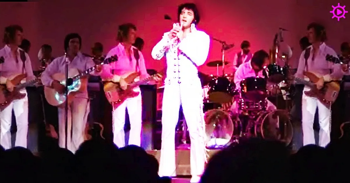 Elvis Presley Sings ''Suspicious Minds'' Live From Las Vegas