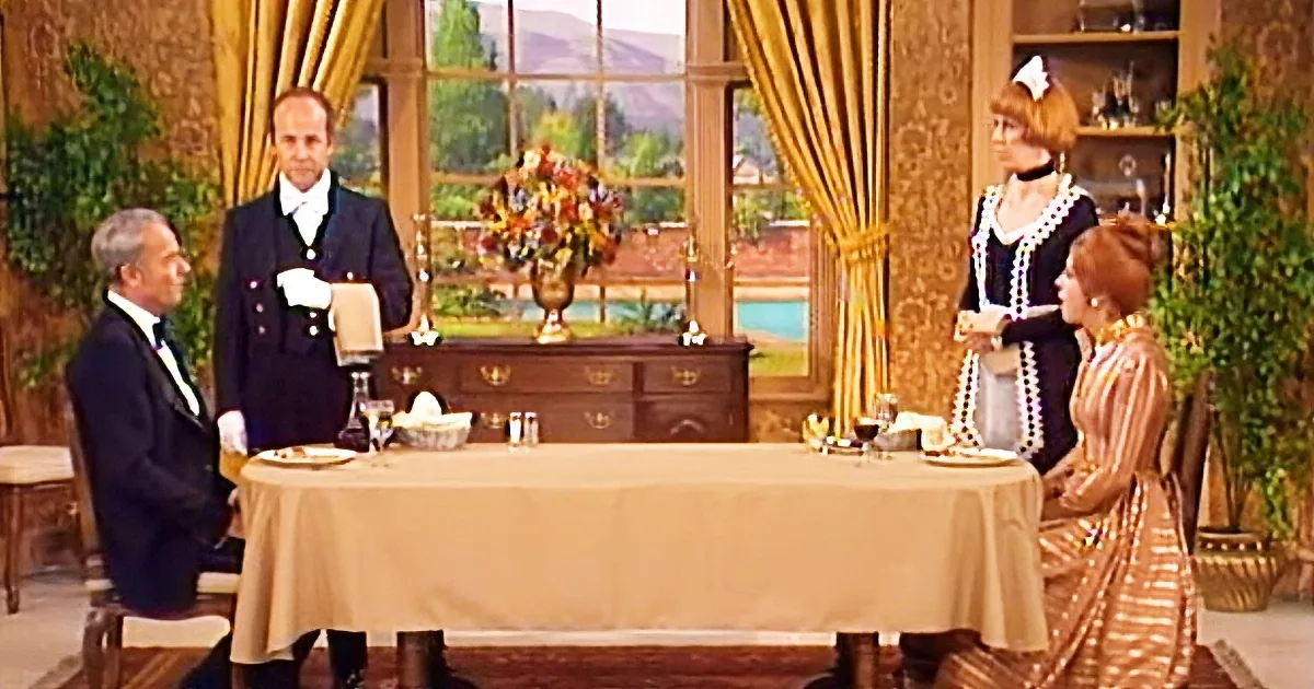 Tim Conway & Carol Burnett Have the Audience in Stitches as ''The Butler and the Maid''