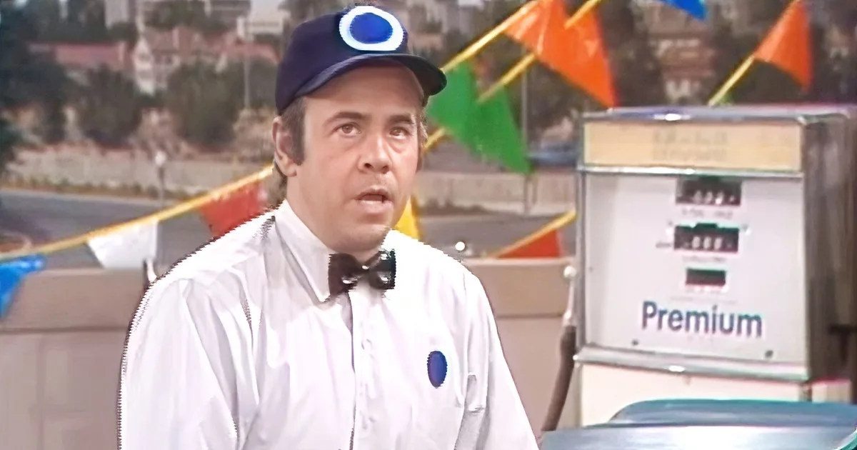 Tim Conway Pumps Gas and It''s Absolutely Hilarious!