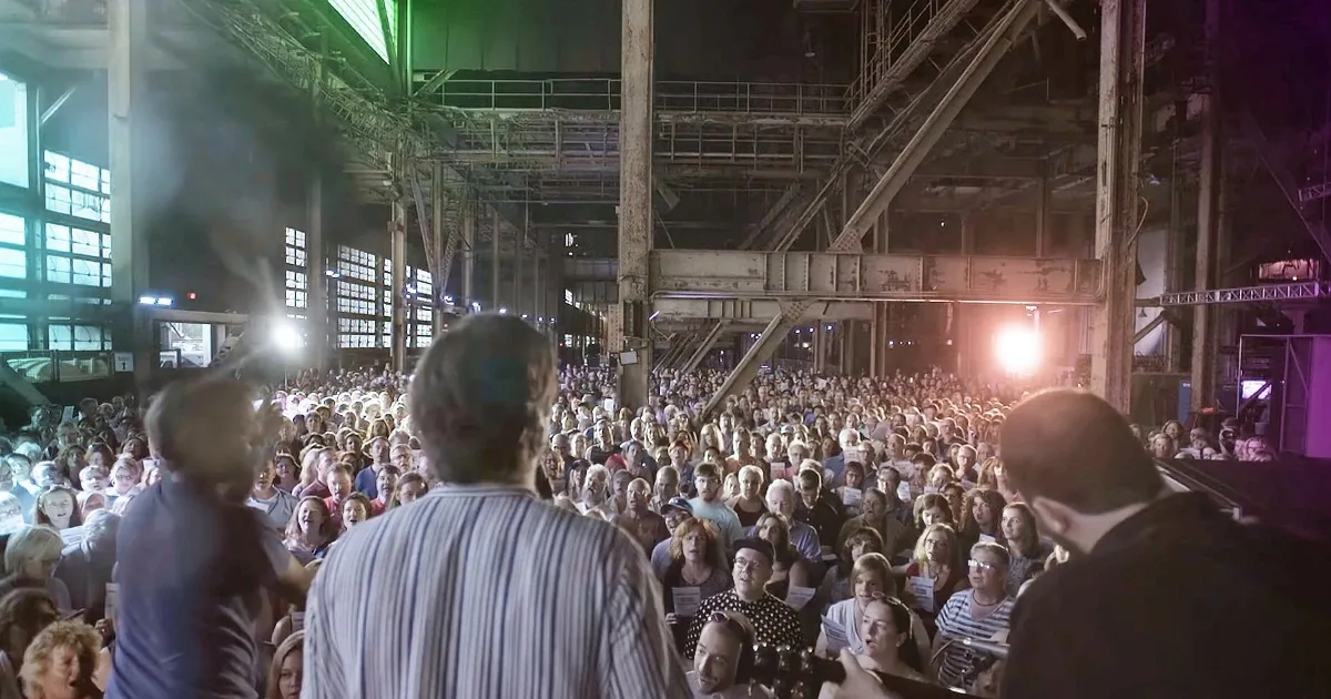 It''s the Most Popular Song of All Time, but When 1,500 People Sing It? Chills!