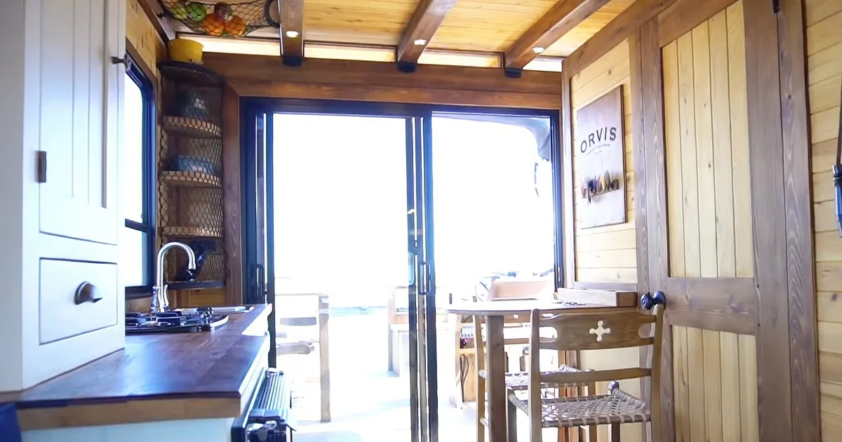 This Diy Tiny House Boat Is Perfect for Living on the Water