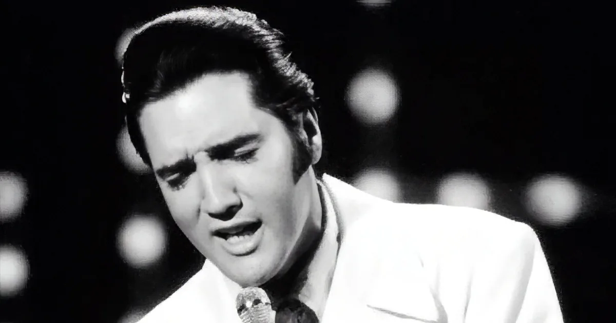 Elvis Presley Is so Intense, Even His Backup Singers Have Tears Running Down Their Cheeks