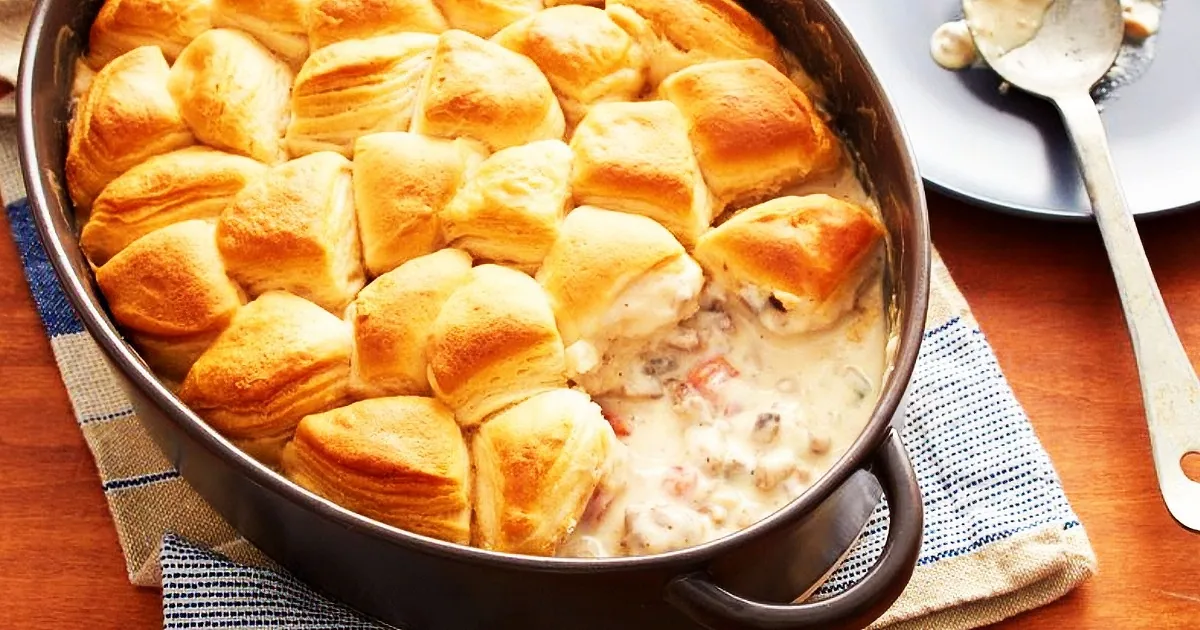Mouthwatering Biscuits & Gravy Casserole You'll Make Over and Over