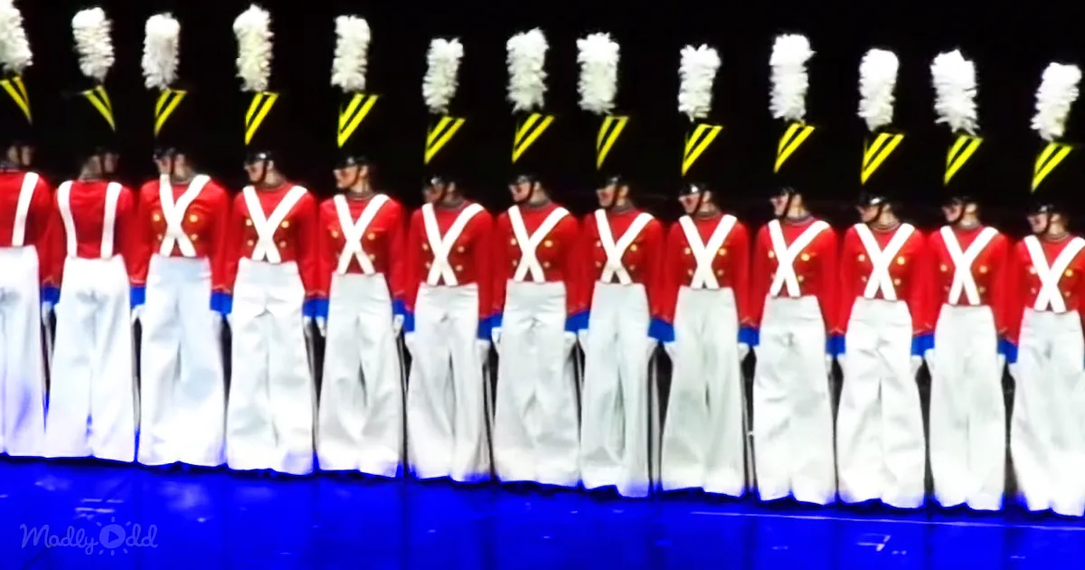36 Toy Soldiers Line up on Stage for a Christmas Classic and the Audience Starts to Cheer