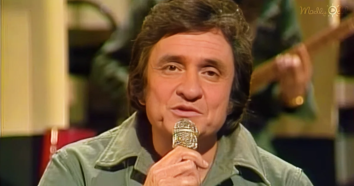 Johnny Cash & the Statler Brothers Give a Tearful ''Blue Christmas'' Tribute to All Who Served in the Military