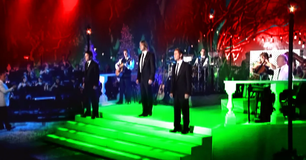Celtic Thunder Sends Chills Down Everyone''s Spine With Their Rendition of Christmas ''Hallelujah''