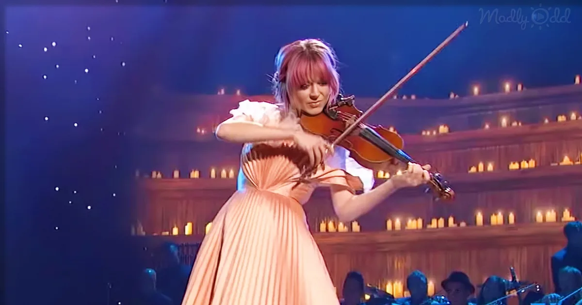Lindsey Stirling''s Magical Violin Takes ''Carol of the Bells'' to New Heights