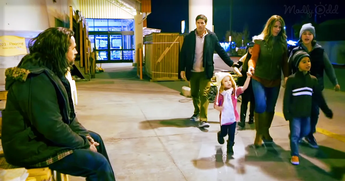 Family Walks Past Homeless Man, but the Husband''s Actions Change Everyone''s Lives Forever