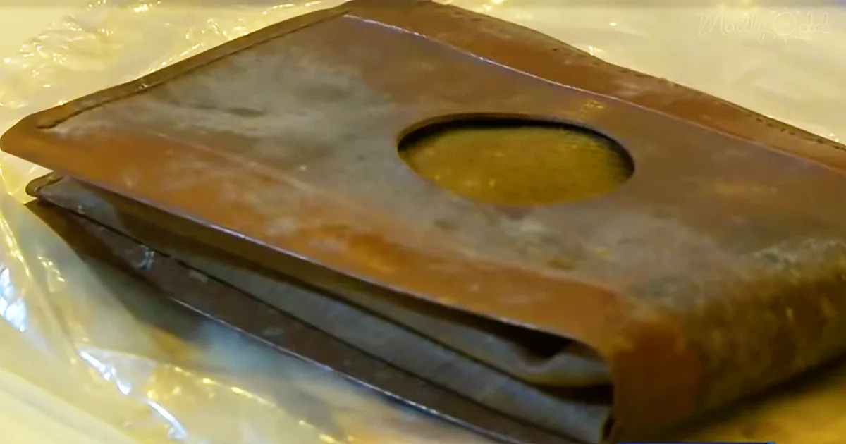 Workers Find 71-Year-Old Wallet in Theater, Then Peek Inside to Make an Eye-Popping Discovery