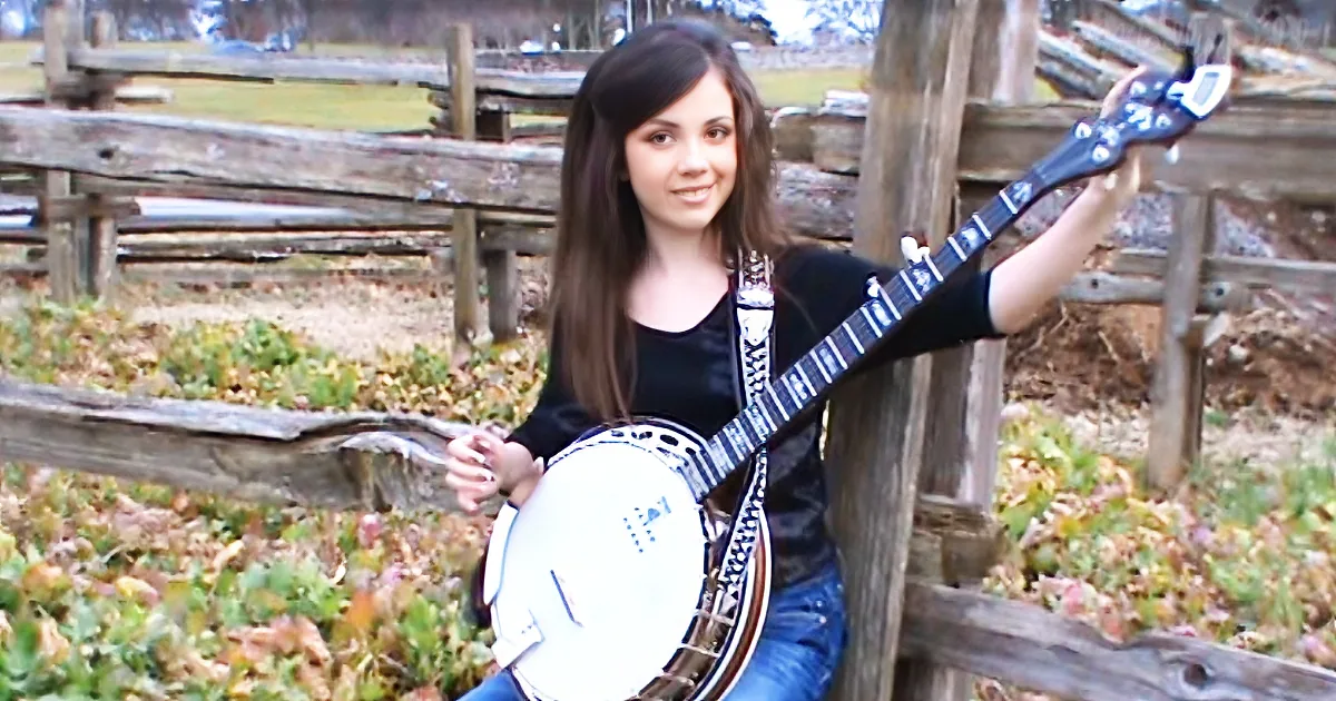 11-Year-Old Picks up Banjo and Leaves Everyone With Their Jaws on the Floor!