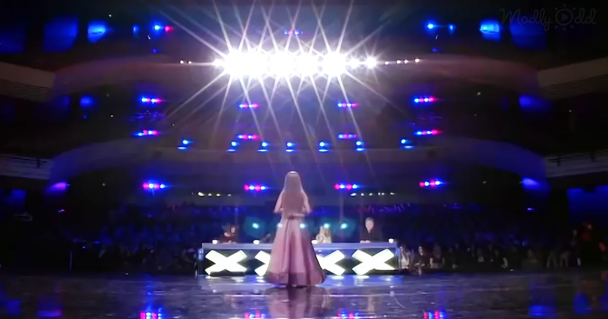 Opera Singer 13 Years Old on Stage