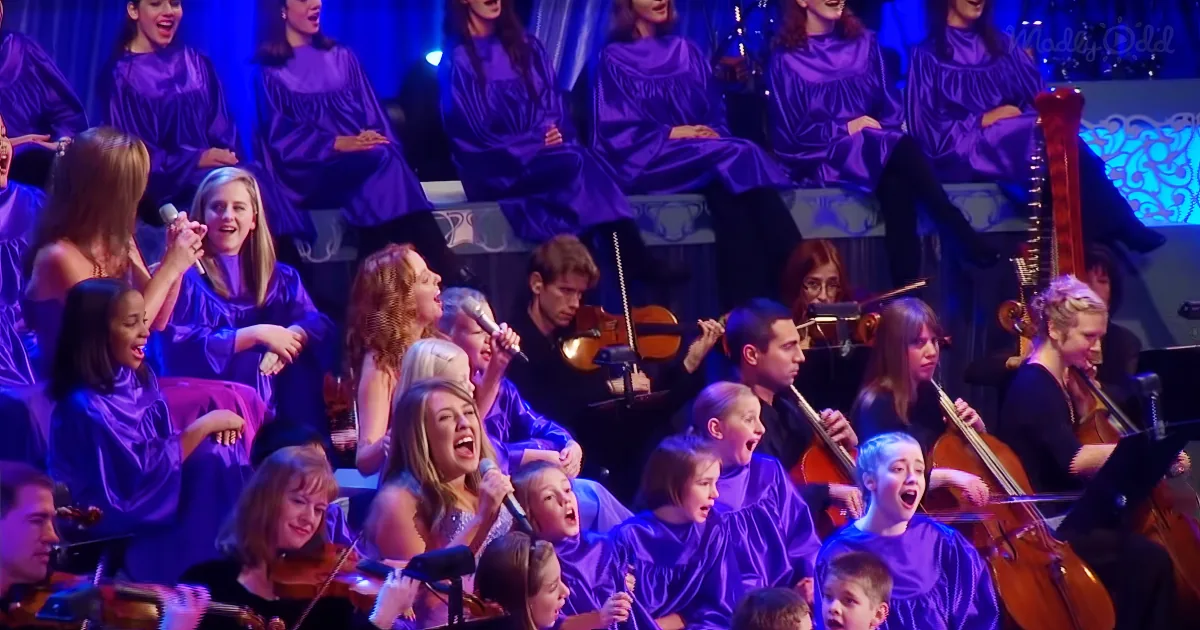 Celtic Woman - Bridge Over Troubled Water