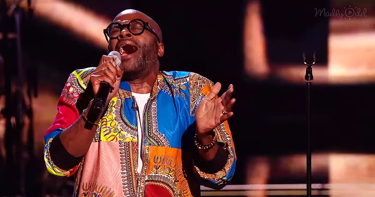 ''Voice' Contestant Sings 1973 Stevie Wonder Gospel and Forces Every Judge to Hit Their Buttons'