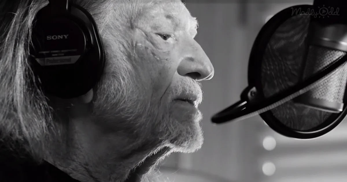 Willie Nelson Sings a Heartfelt Song About Getting Older -- Only Folks Over 50 Will Truly Understand