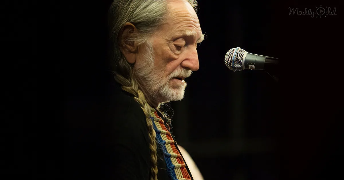 Willie Nelson Comforts Grieving Fans With 'Something You Get Through'