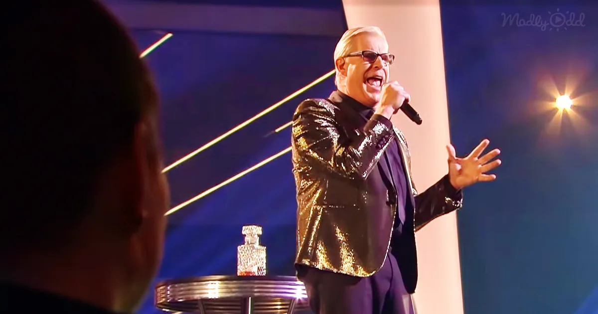 Audience Goes Wild When 66-Year-Old Sings 'New York, New York' With Sinatra Flair on 'The Voice Senior'