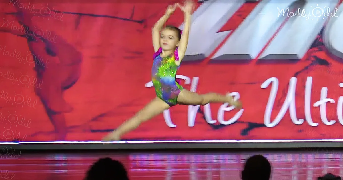 8-Year-Old Dancer Wows Judges With 'Grace Kelly' Routine, Then Skips off Stage in Cutest Victory March