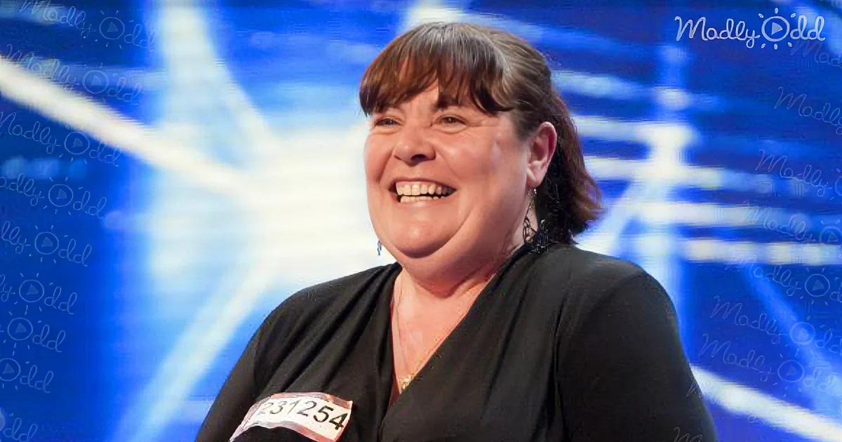 Before She Even Finishes Her Song, This 50-Year-Old Cashier Has Everyone Cheering