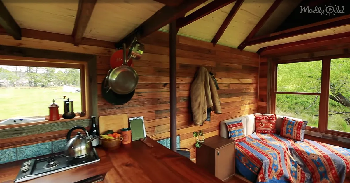 Super Affordable off-Grid Tiny House Built With Recycled Materials