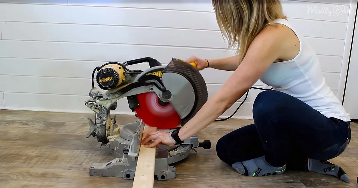For $50, You Can Build This Rustic Farmhouse Table in Just a Few Hours