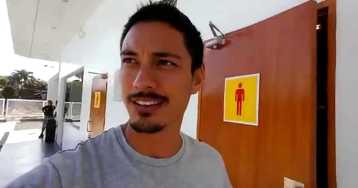 What This Man Found in a Restroom of a Gas Station Left Me Speechless!