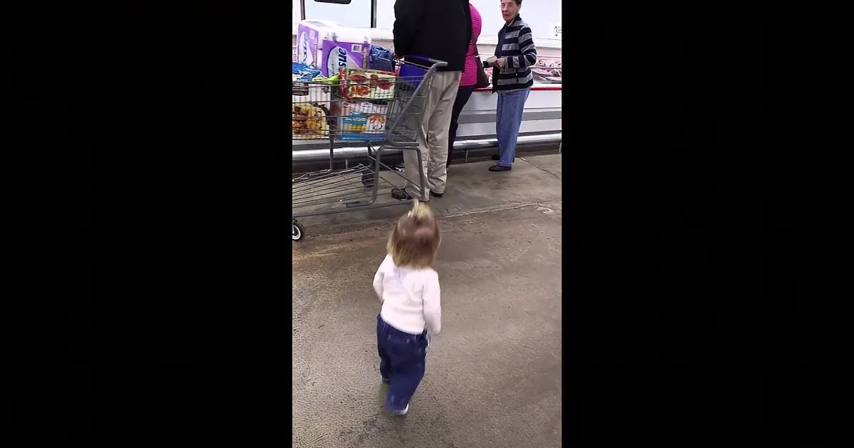 Toddler Ran Away From Her Mother at the Grocery Store. but What the Camera Caught Next? Aww!