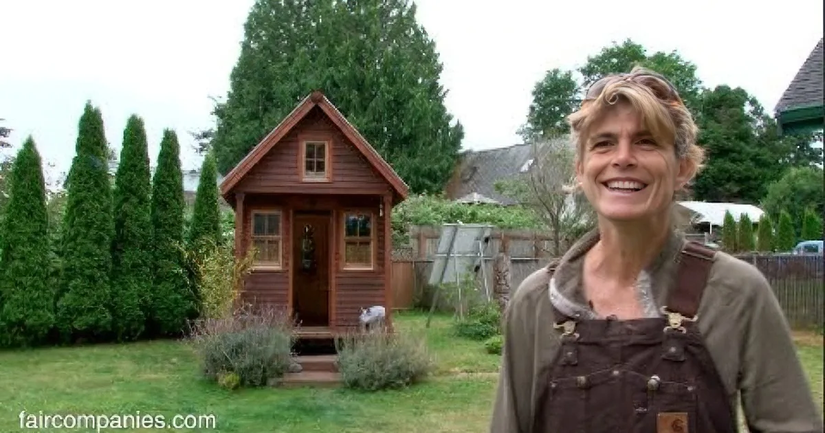 She Built a Very Small House to Live in, but You Have to Step Inside to Really Admire It
