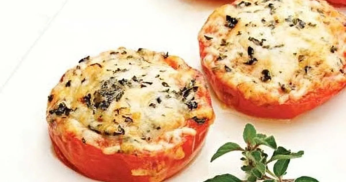 She Placed Tomatoes in a Baking Sheet. but I Ran to the Kitchen When I Saw Her Do This! Genius!